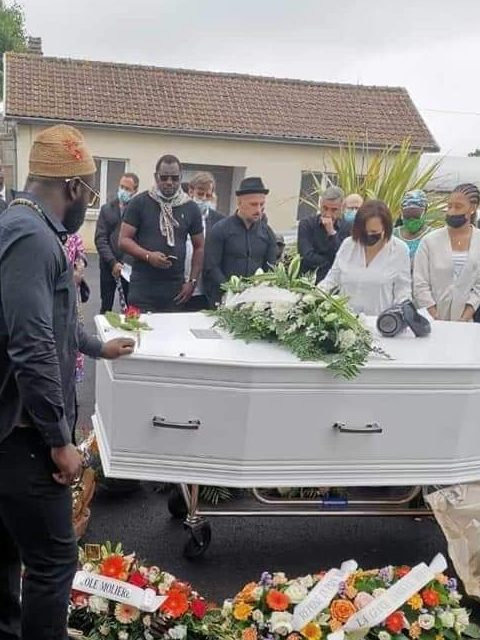 images de la ceremonie dinhumation de wes madiko 1